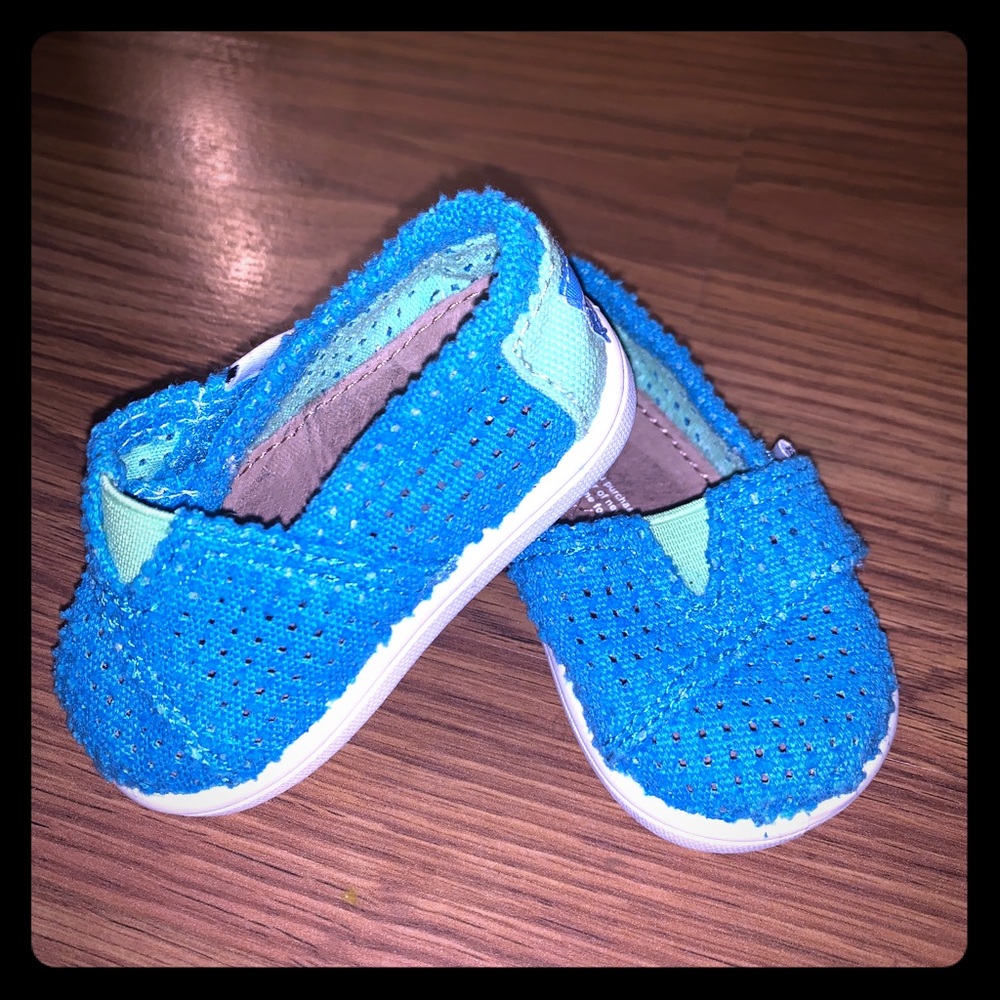 TOMS shoes